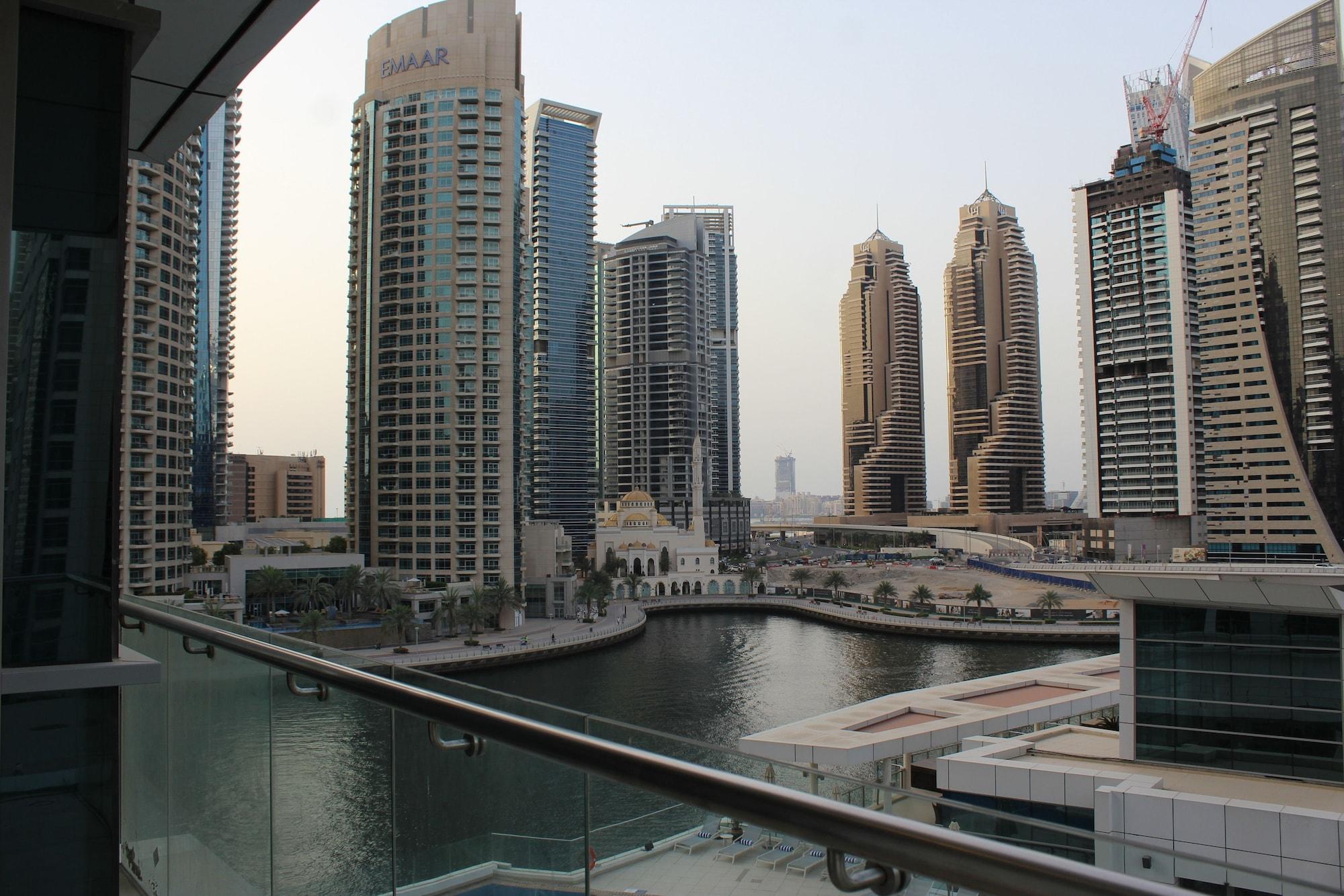 La Verda Suites And Villas Dubai Marina Exterior photo The Marina