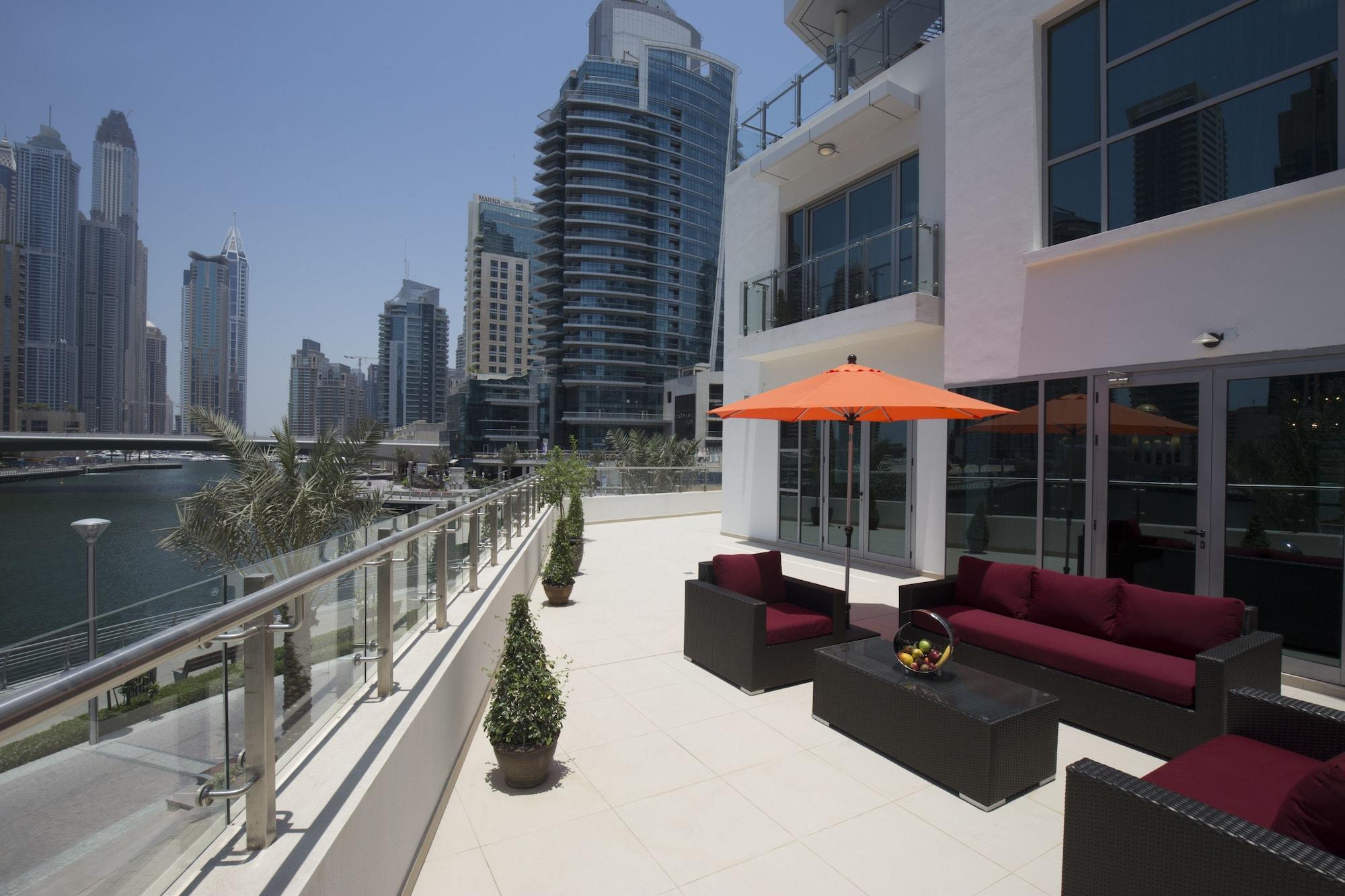 La Verda Suites And Villas Dubai Marina Exterior photo A balcony in Dubai