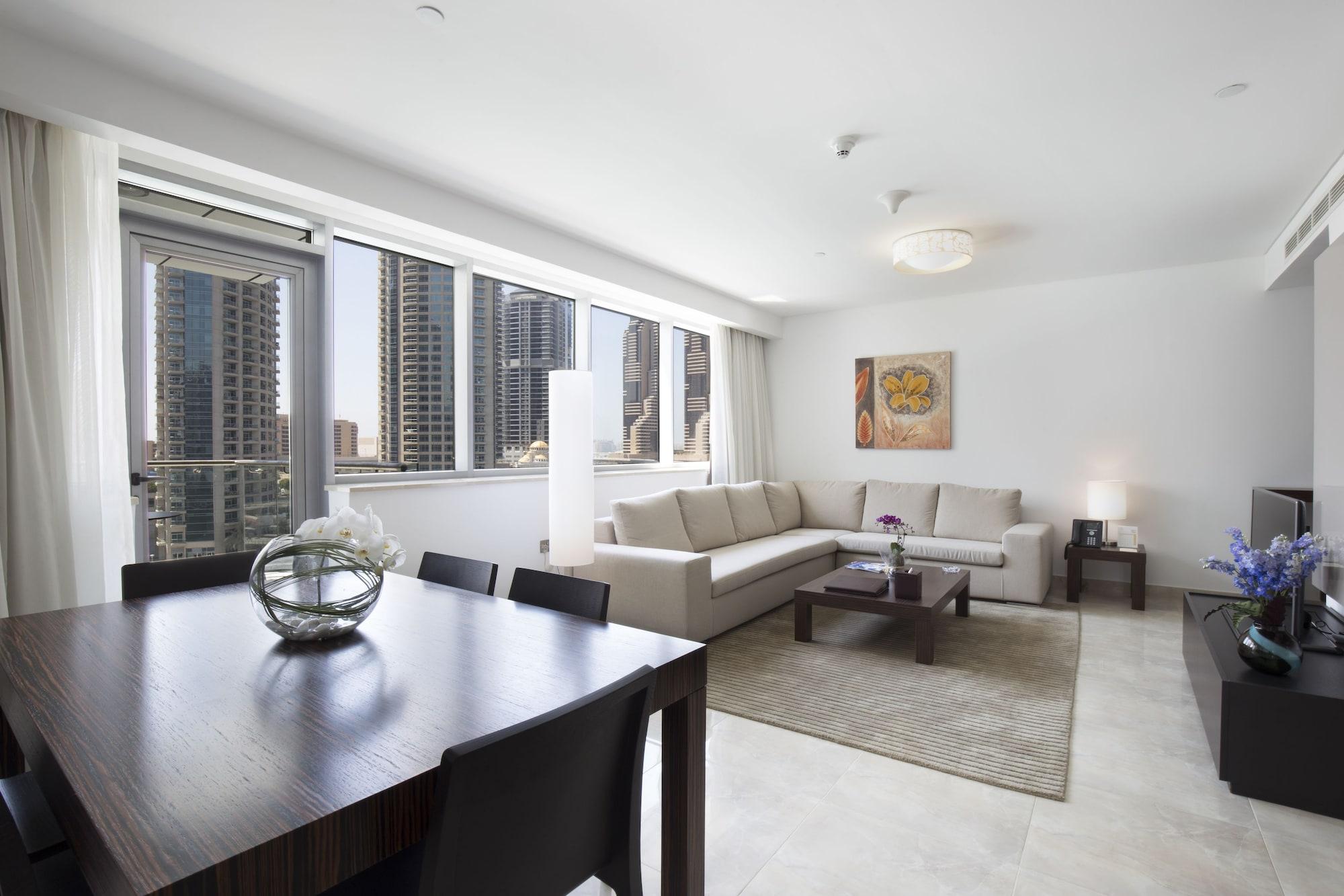 La Verda Suites And Villas Dubai Marina Exterior photo A living room in a condominium