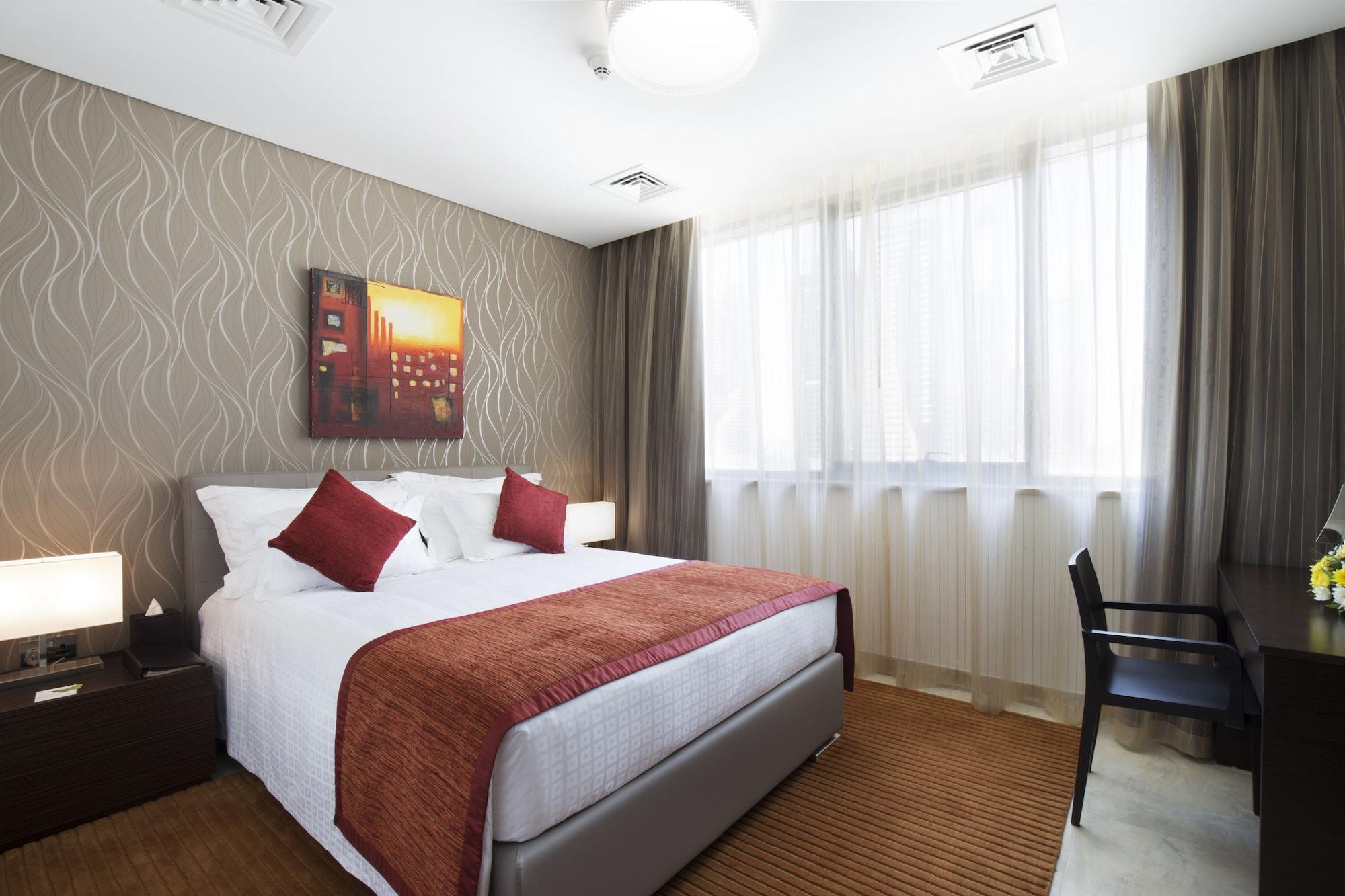 La Verda Suites And Villas Dubai Marina Exterior photo A bedroom at the hotel