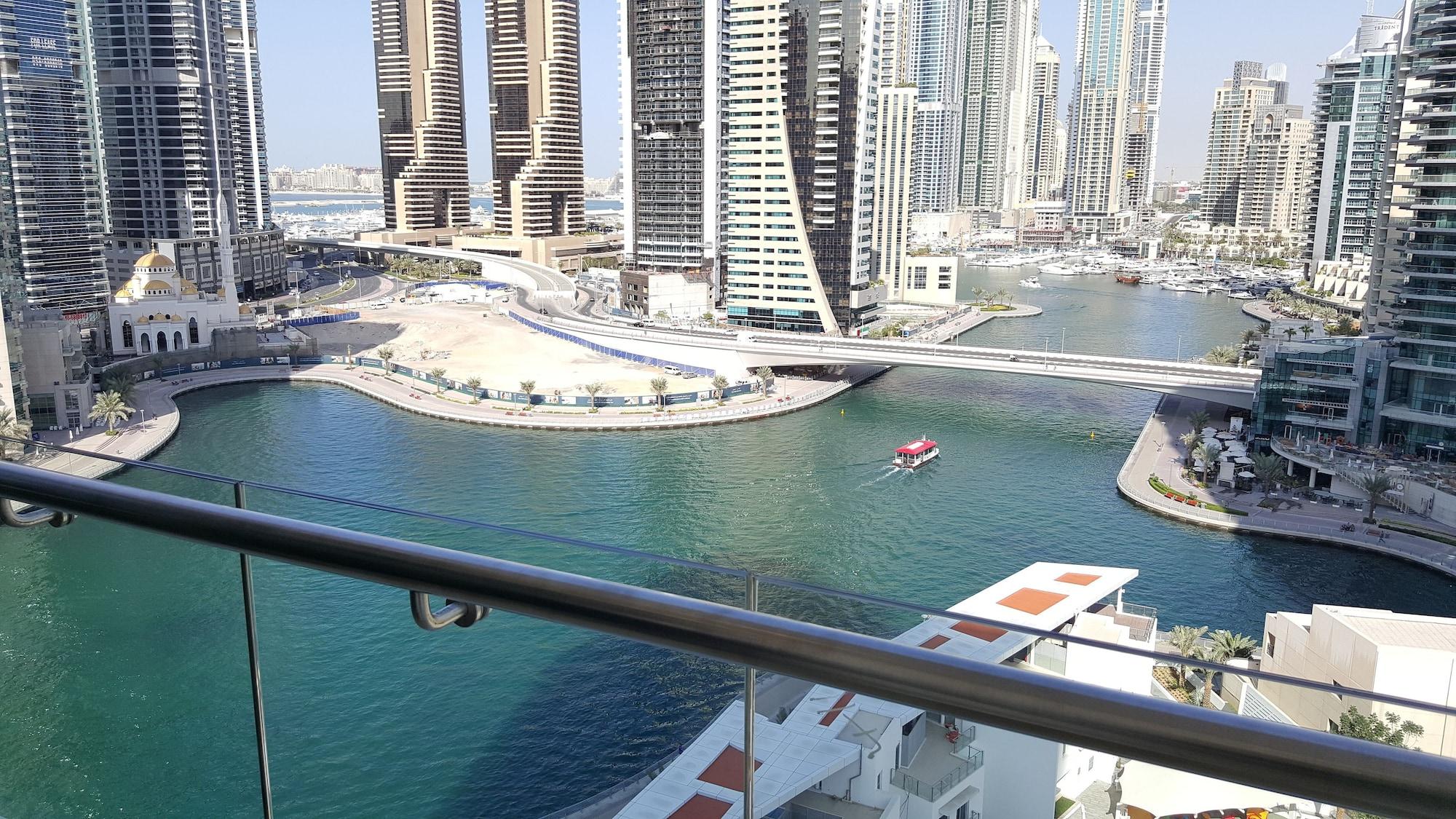 La Verda Suites And Villas Dubai Marina Exterior photo The Dubai Marina