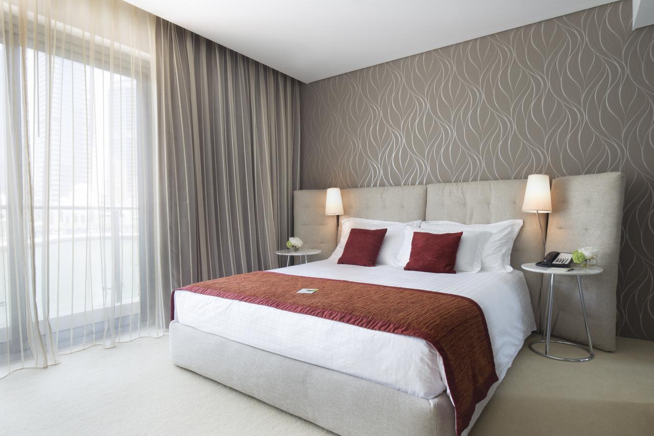 La Verda Suites And Villas Dubai Marina Exterior photo A bedroom at the hotel
