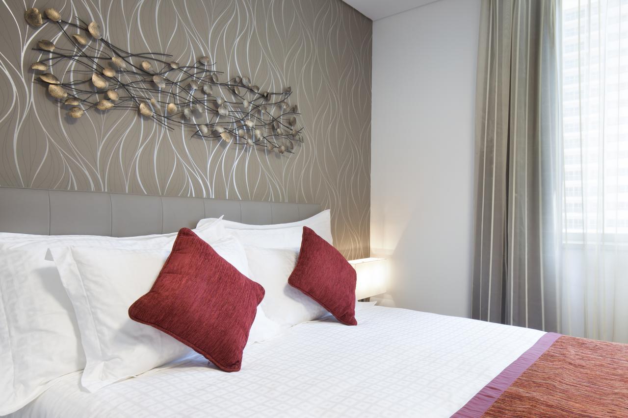 La Verda Suites And Villas Dubai Marina Exterior photo A bedroom at the hotel