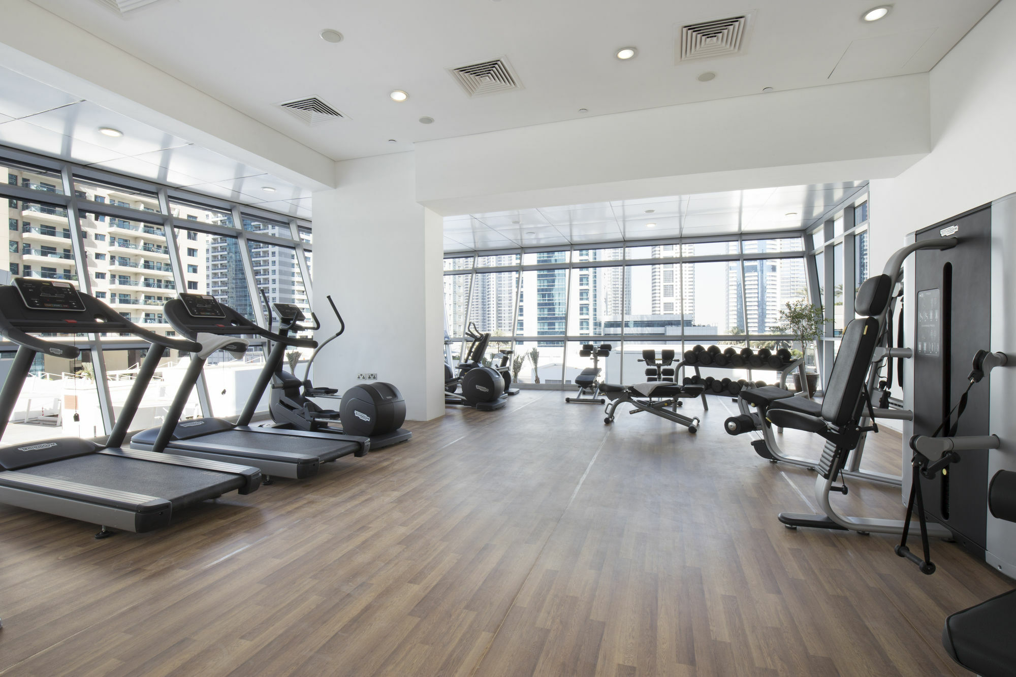 La Verda Suites And Villas Dubai Marina Exterior photo A gym in Dubai